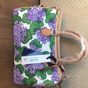 Dooney & Bourke Purse for sale!! Never been used